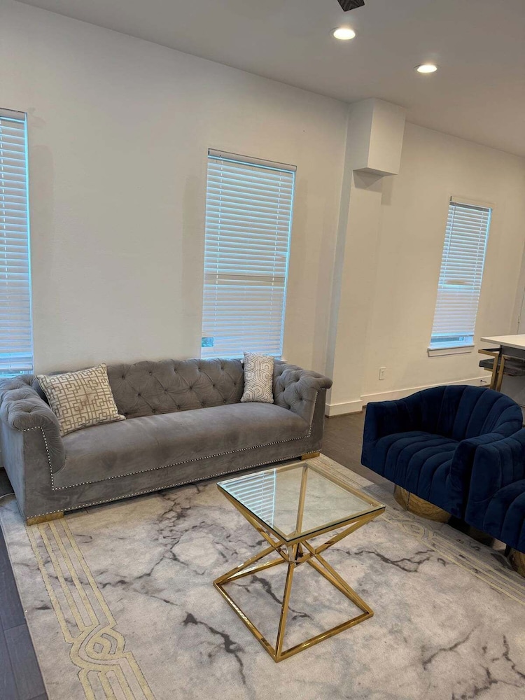 Mansfield Room 3