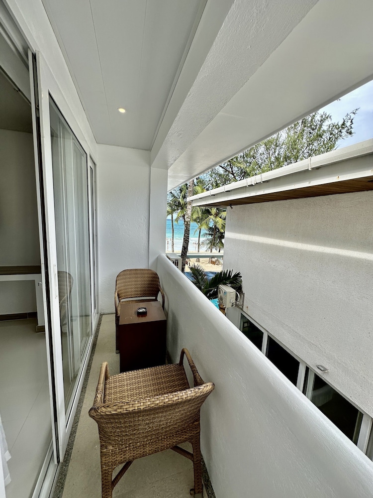 Calypso Beach & Dive Resort