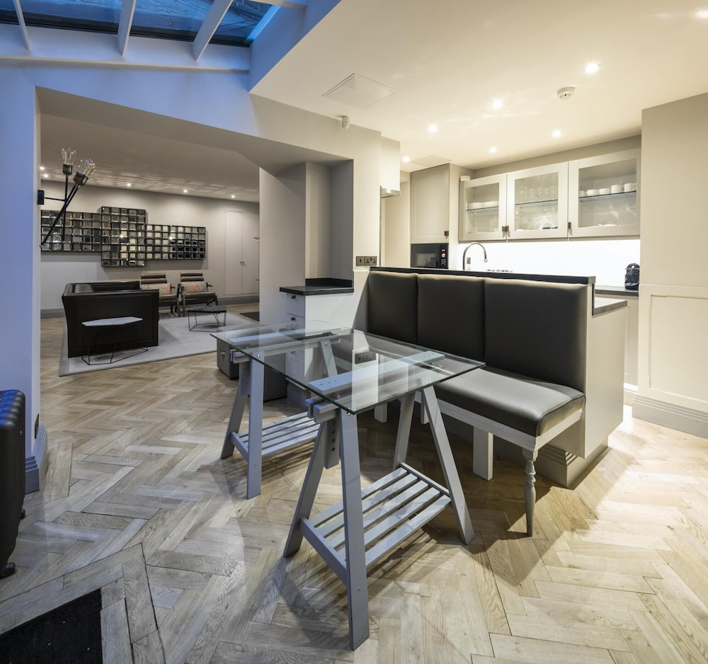 The Hanover Suite in London