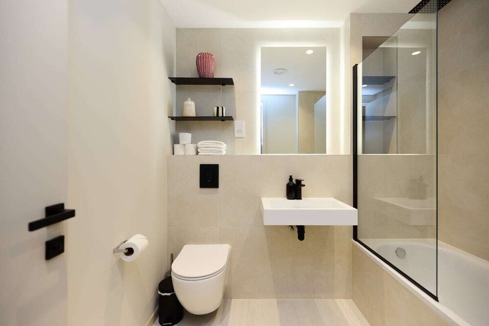 The Letchford Garden Mews - Elegant 2bdr House With Garden & Patio