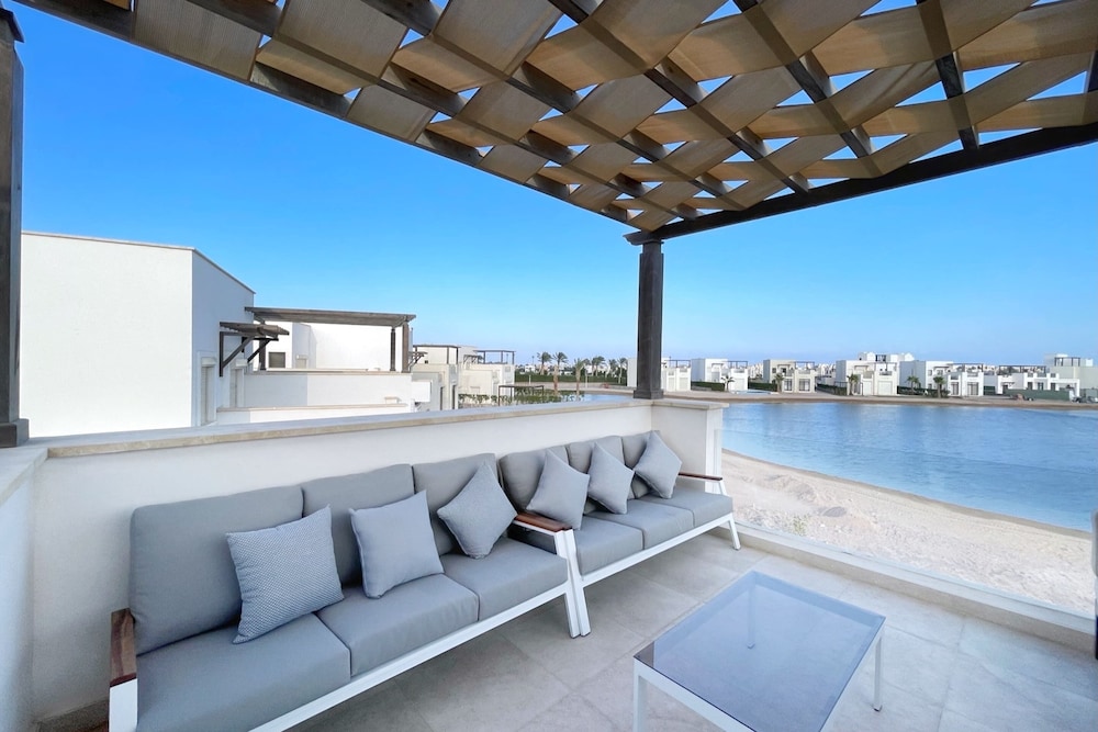 Xuru Stays I Haute & Hand-picked 4bdr Villa Private Pool