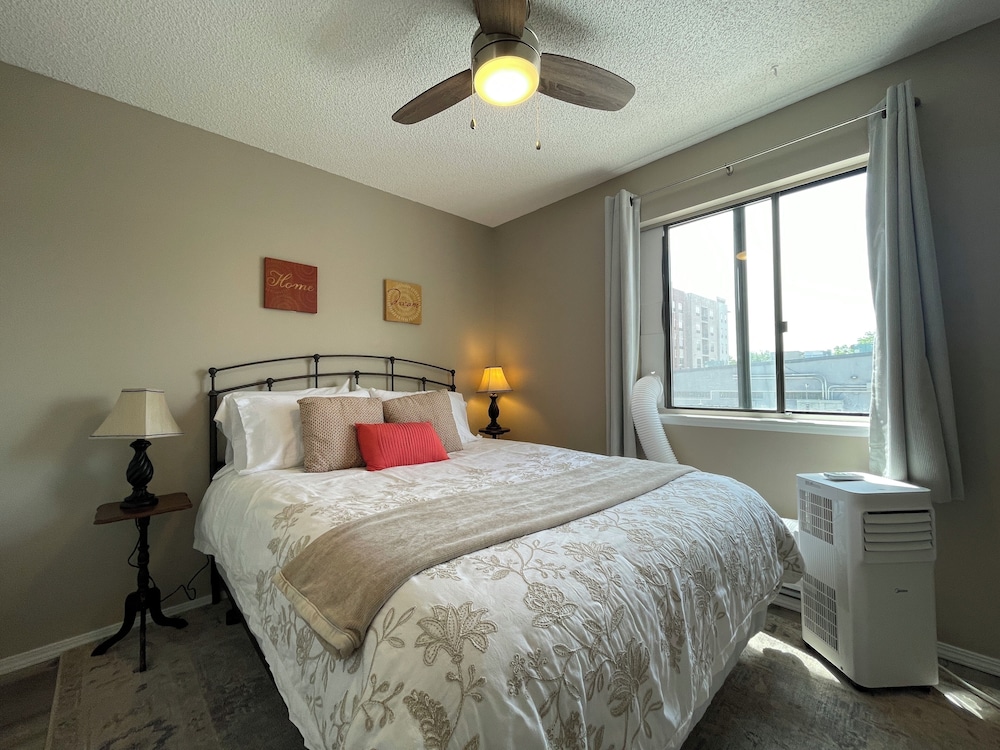 Campus West Nest - King Bed + Walk to CSU
