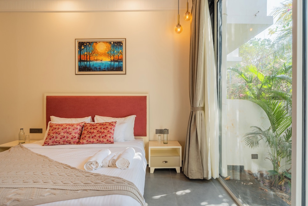 ELIVAAS Laguna Camellia | Luxe 4 BHK Villa Near Popular Beaches with Private Pool