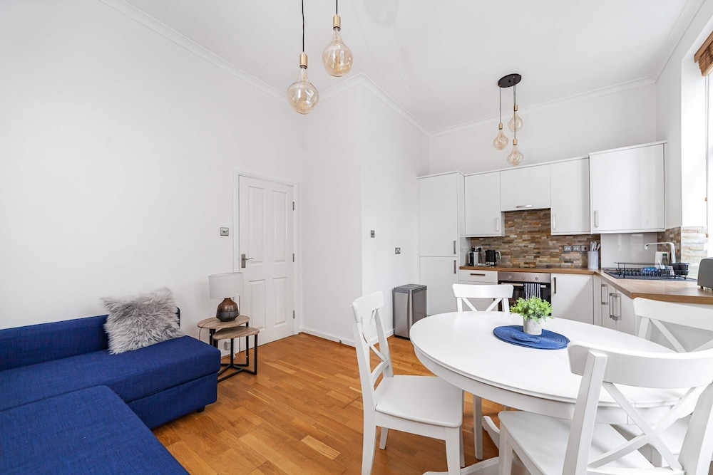 Period Flat in Islington With Modern Charm