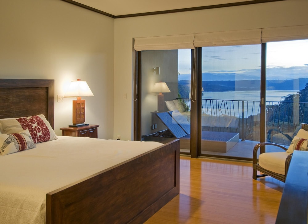 Vista Hermosa Ocean Views view 3