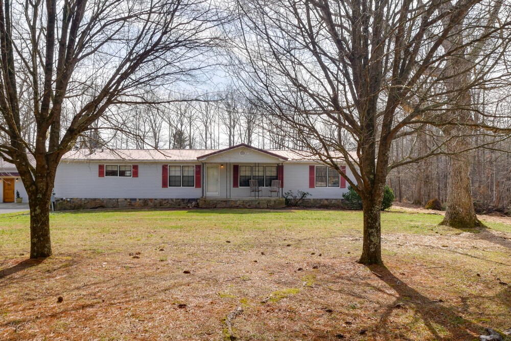 Dog-friendly Georgia Home w/ Grill Fishing Pond! - Property Image 14
