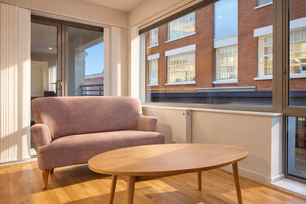 Still Life Clerkenwell Executive