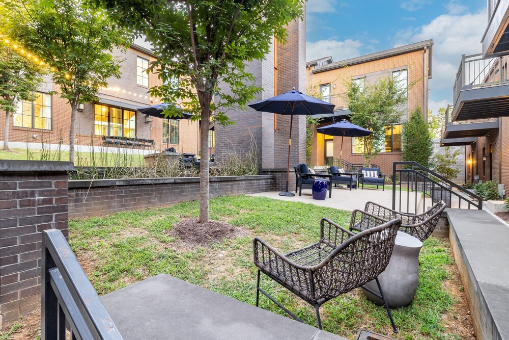The Magnolia 10 - Avantstay Germantown w Private Balcony