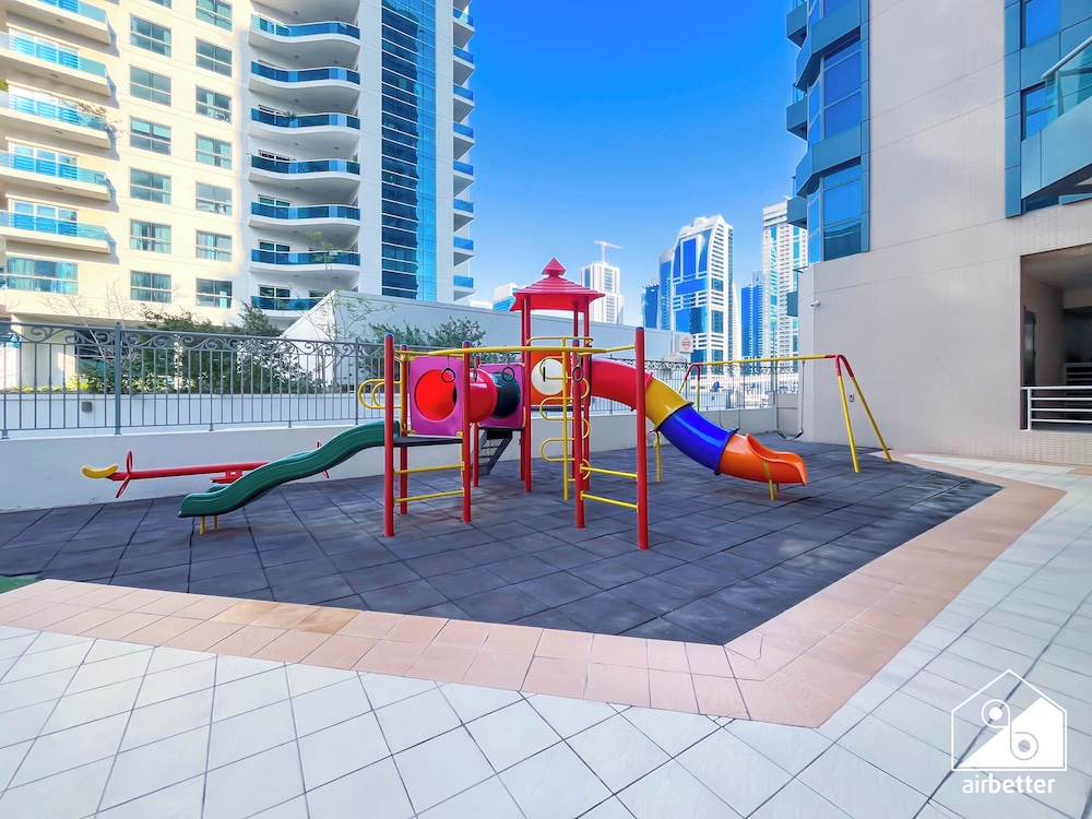 Prestige Marina Living 1BR Balcony, Pool & Gym