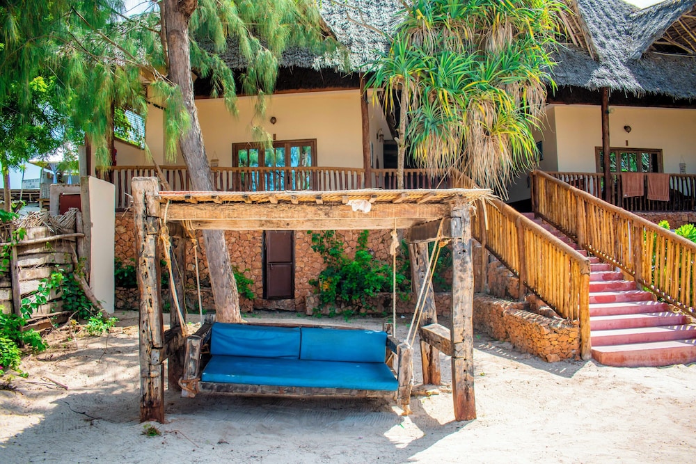 Pazuri Kendwa Beach Hotel