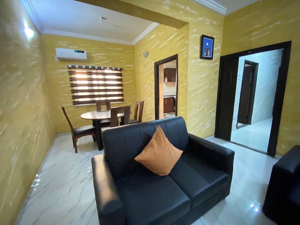 Amanda Apartment and Suites