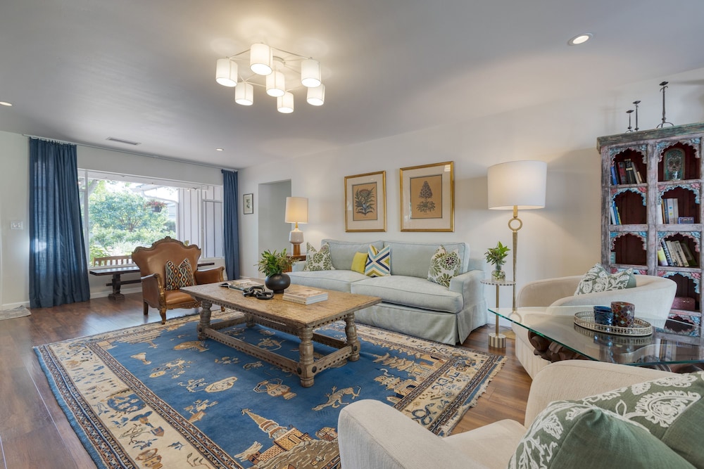 Hummingbird Haven by Avantstay Dog-friendly Near the Beach Huge Yard Hot Tub