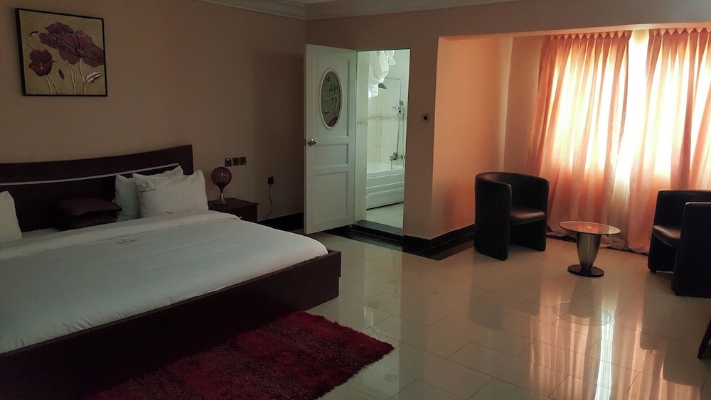 Top-Notch Suites and Apartment