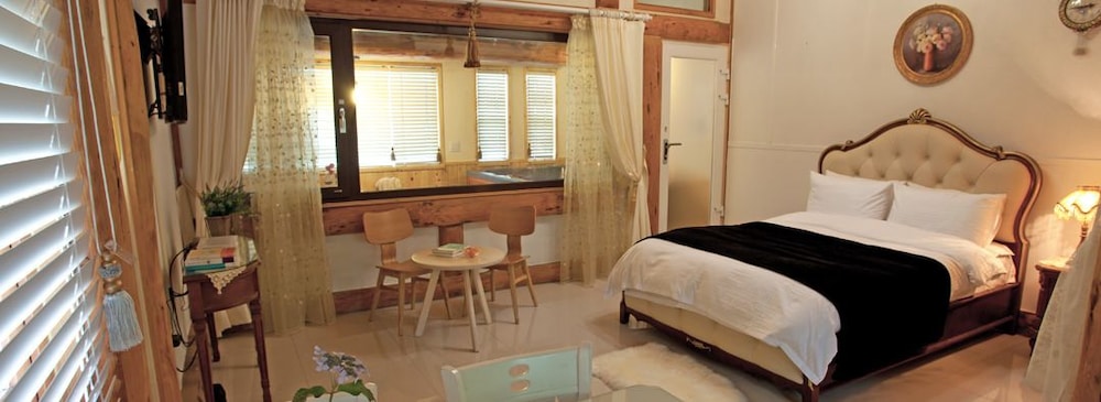 Maru Pension view 2