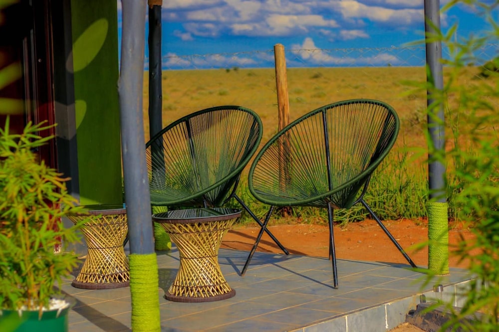 Amanya Hut Sleeps 6 With Mountain Views