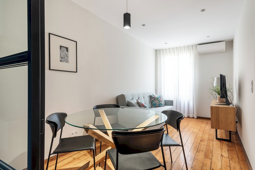 Rivol3 · Stunning 1BR w/ Private Terrace