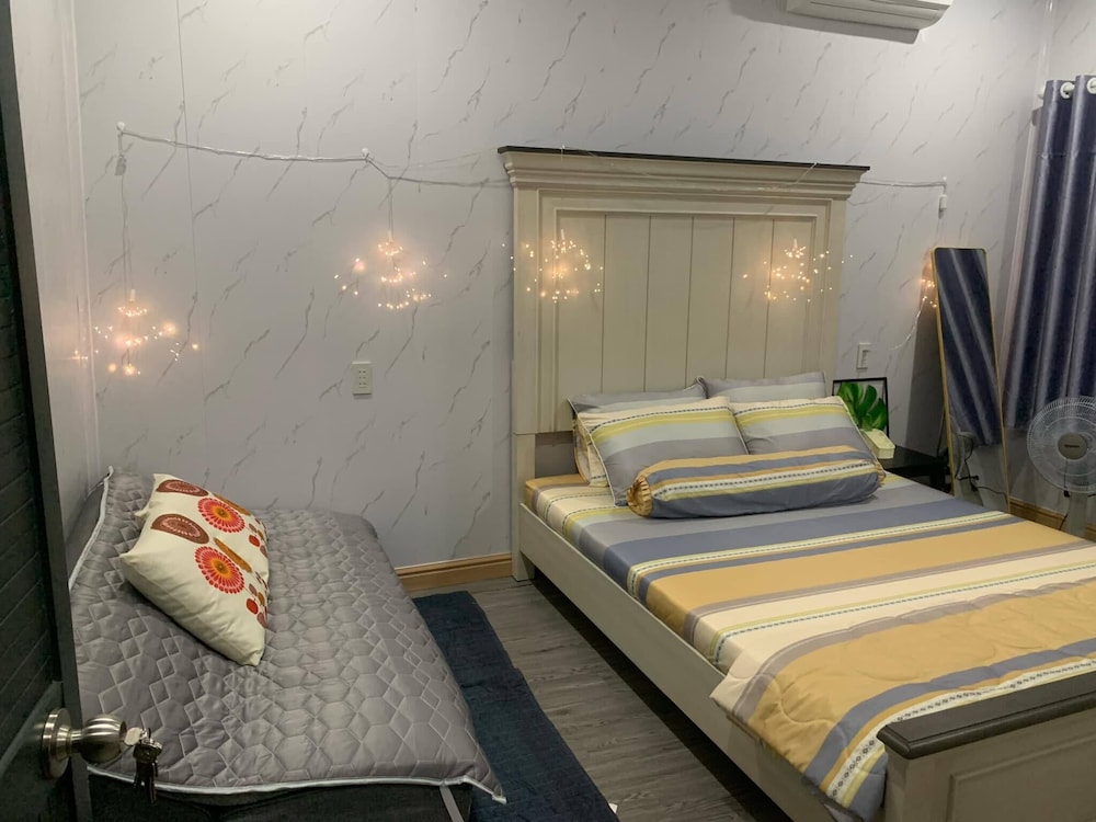 Ruby House, 3 Bedroom Apartment, Beachside