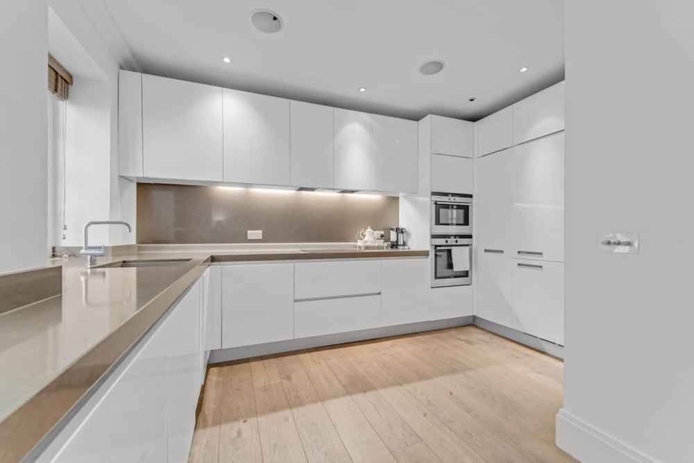 The Belgravia Place - Stunning Bright 2bdr Home