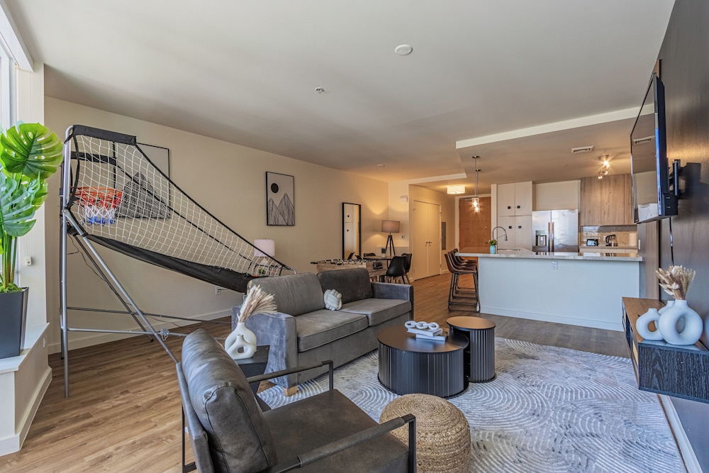 ROVE LIVING/KL - 44 Monroe