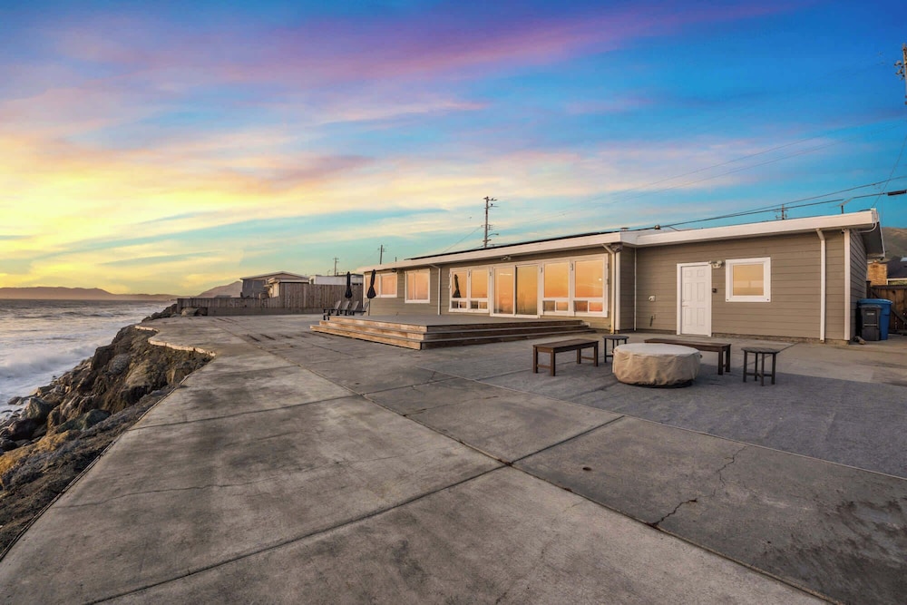 @marbella Lane-oceanfront Retreat w/ Stunning View
