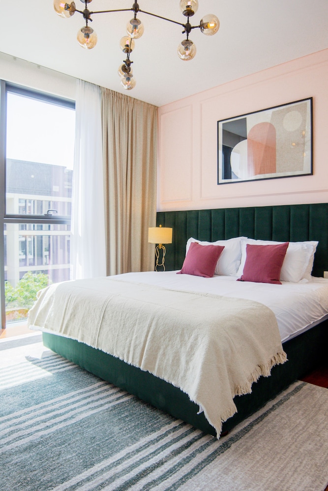 Nasma Luxury Stays - City Walk