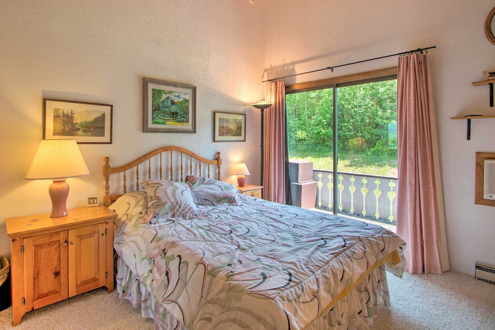Mountaintop Condo w/ Great Mt Washington View view 4