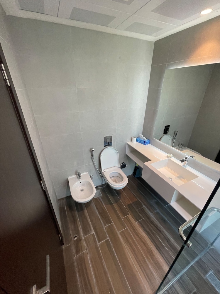 Best Townhouse On Jcv 4 Bedrooms With Jacuzzi