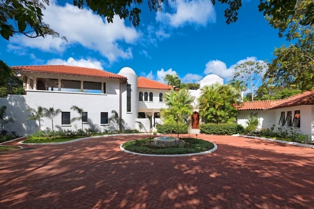 Villa Elsewhere