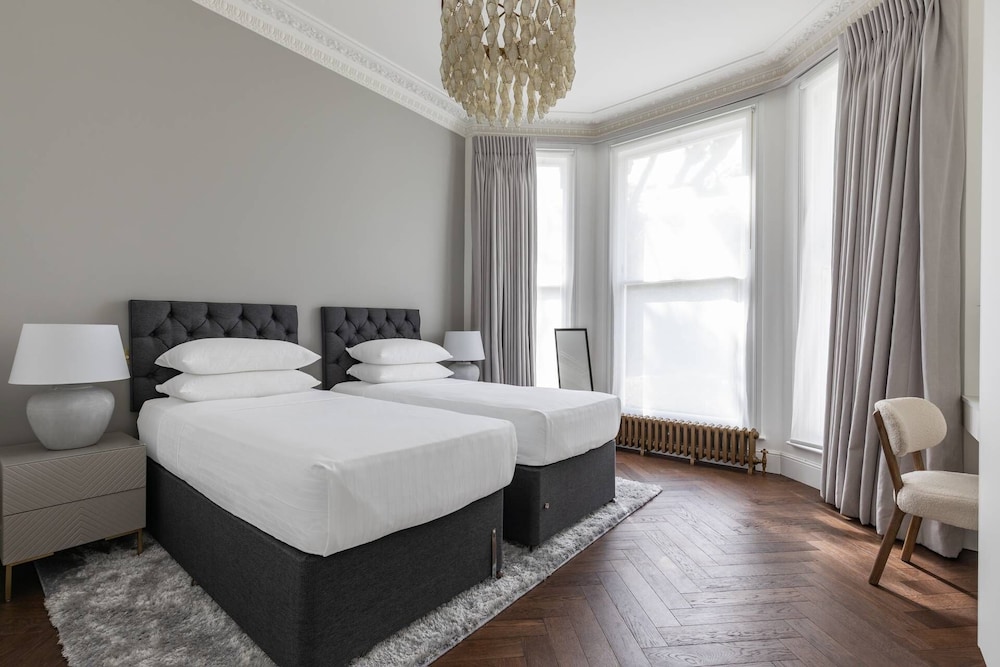 Westbourne Park Road Xviii by Onefinestay