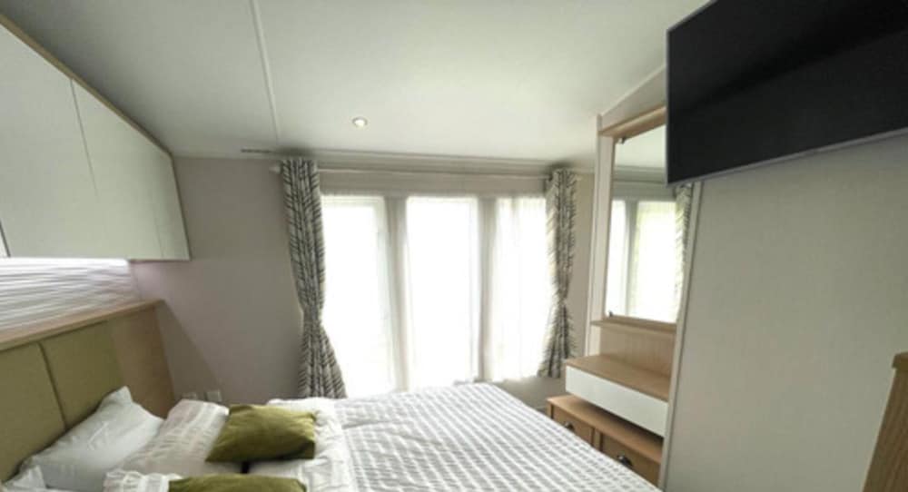 Luxury 3 bed Mobile Home on the sea view 3