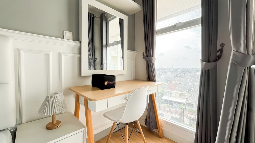 White Tone Studio At Amazana Serpong Apartment
