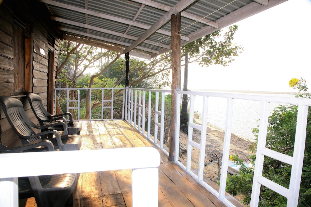 Dinuda Resort