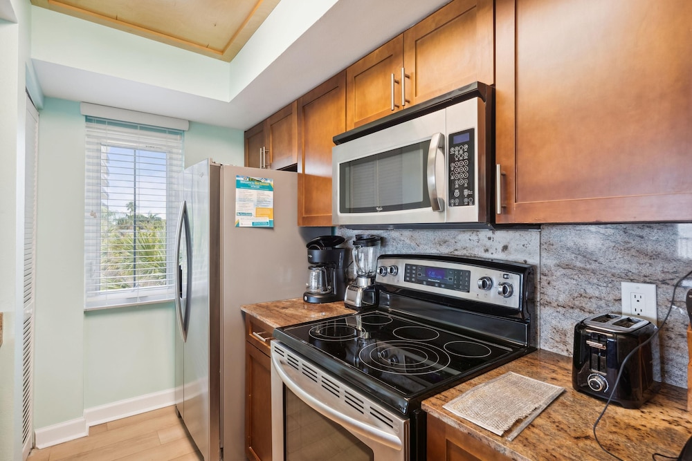 Land's End 11-307 Beach Front - Premier