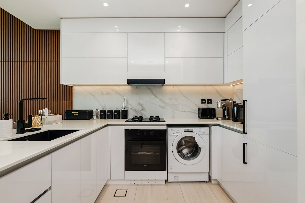 Luxury 1BR at Binghatti Onyx JVC