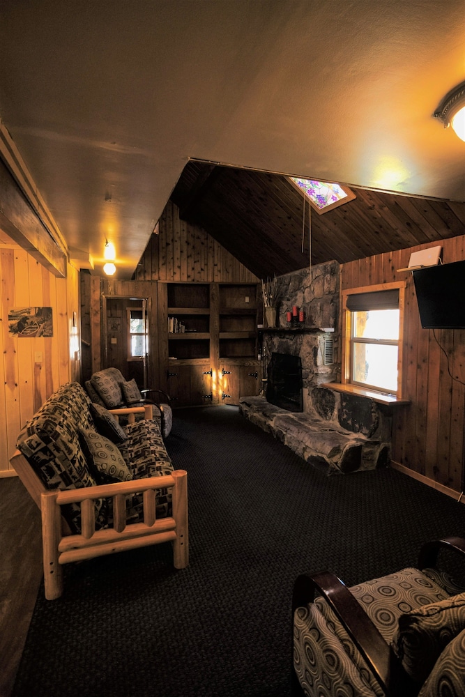 Embers Lodge and Cabins