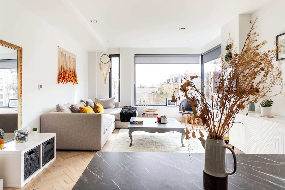 Cosy 2-bed Flat in Vibrant Acton!