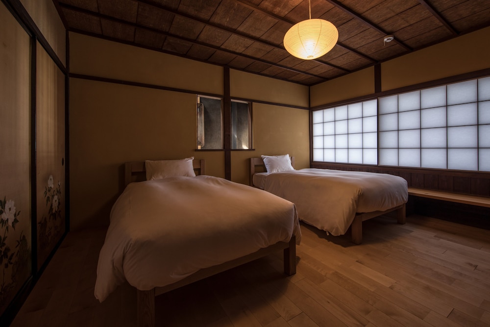 Marukyo Gakurinan view 4