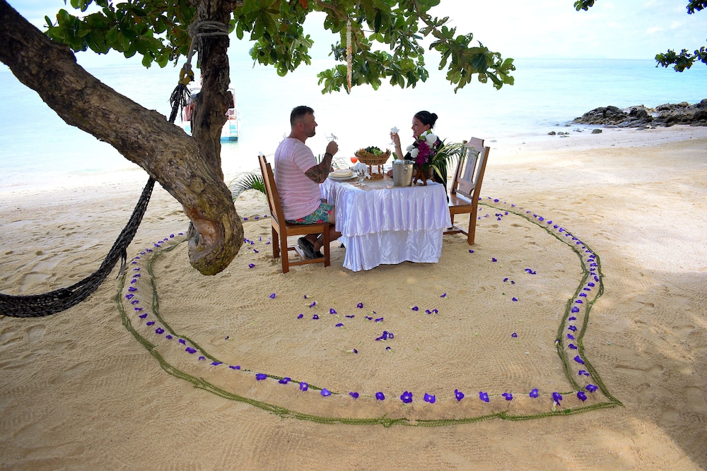 Phi Phi Relax Beach Resort