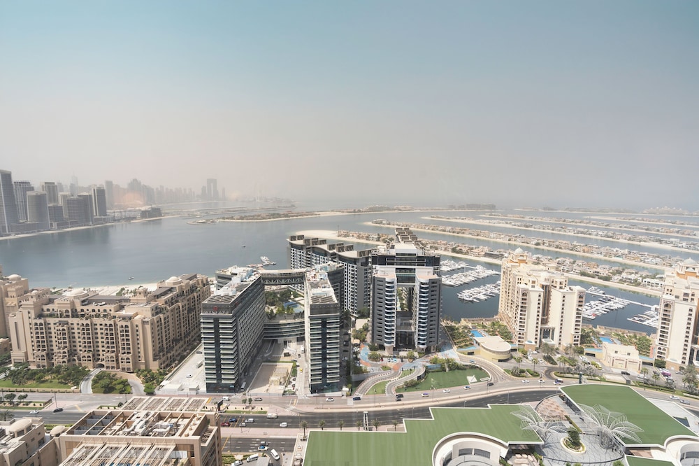 PVH - Inviting Studio - Palm Tower