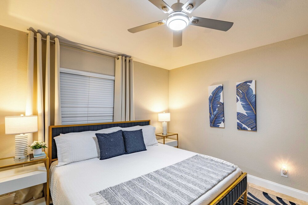 Private Pool, Firepit, Game Room Mins to Beaches + Community Amenities Casa Solara by Avantstay