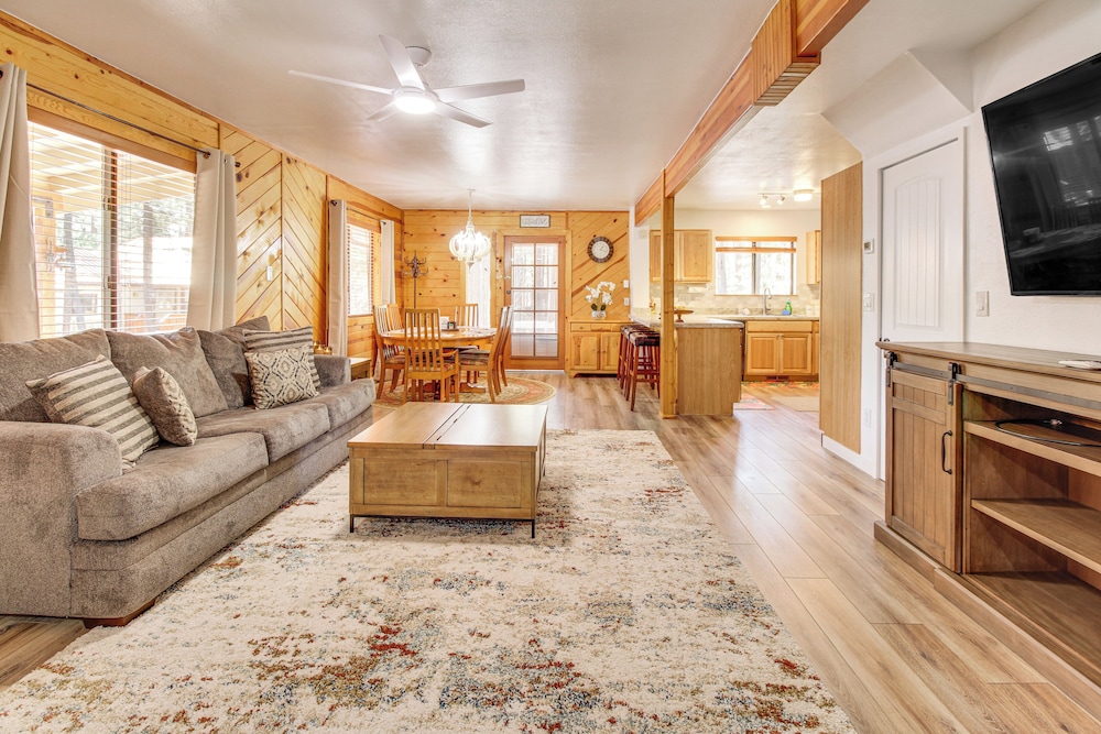 Game Room + Fireplace! Family Retreat in Pinetop