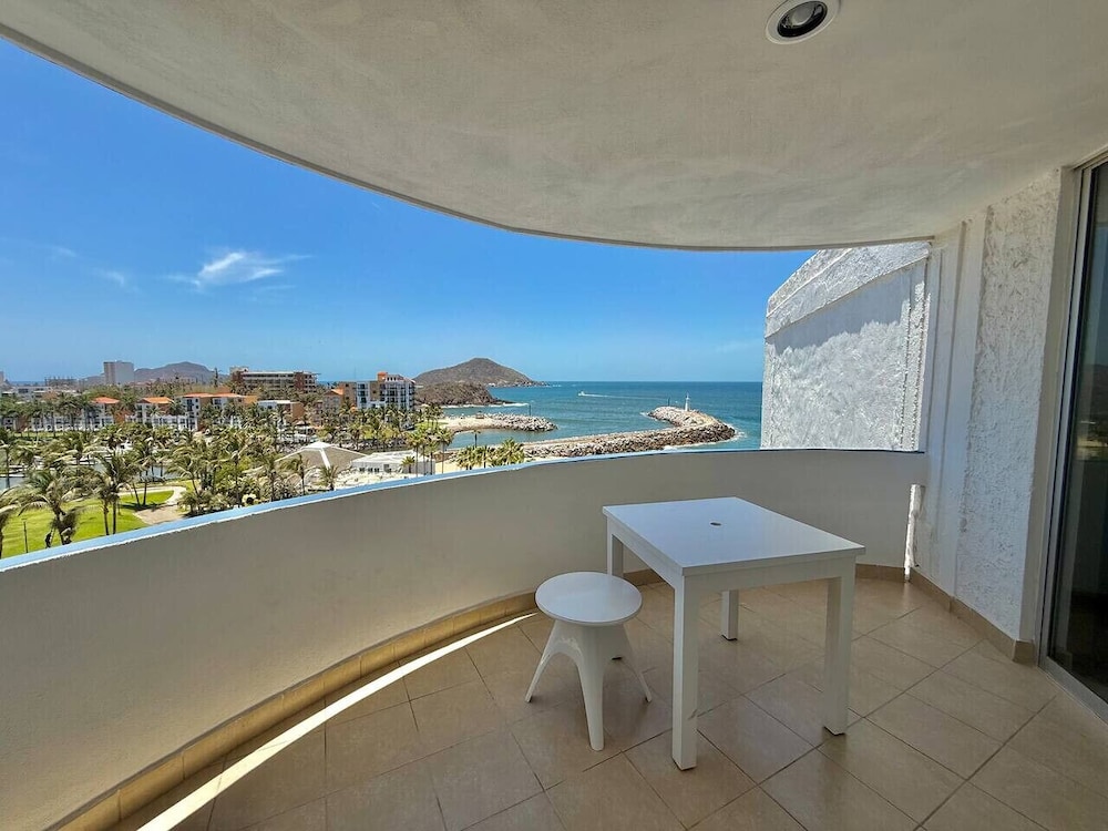 Yatch Apartments