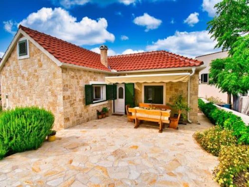Beach House Calendula view 5