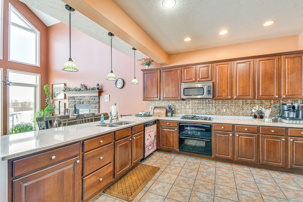 The Gathering Place: Rushville Home w/ Hot Tub