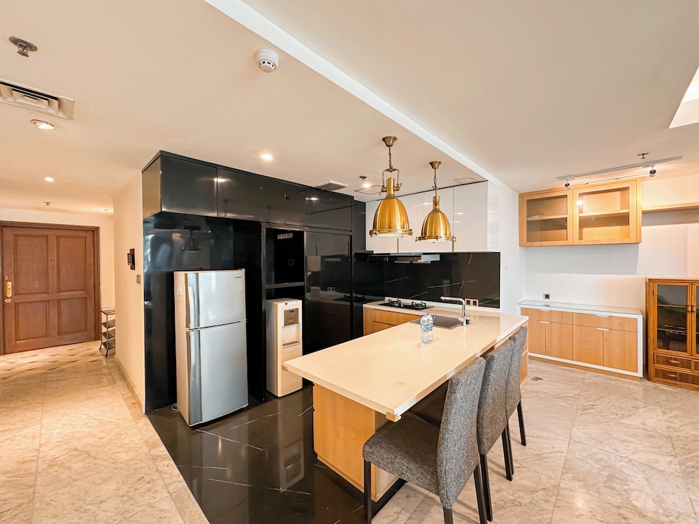 Spacious And Strategic Location 3Br At Kondominium Regensi Apartment
