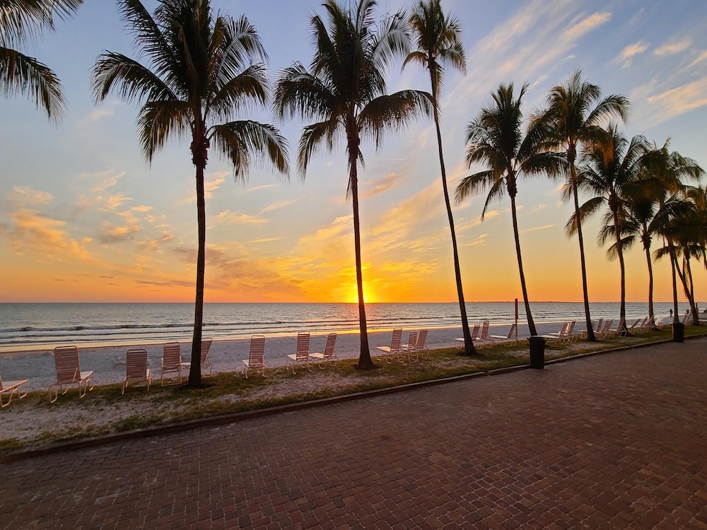 Seaside 3 by Distinctive Beach Rentals