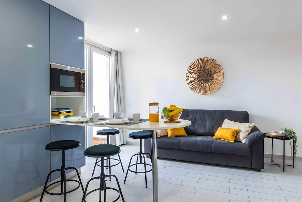 Santa Eul lia 2-bedroom Apartment w Swimming Pool