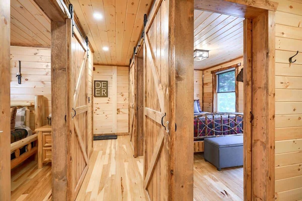 Seven Pines Cabin - Secluded in Hocking Hills