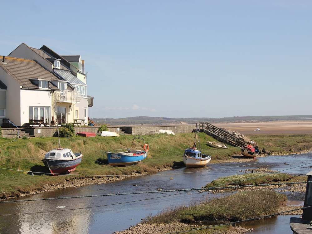 Harbourside House