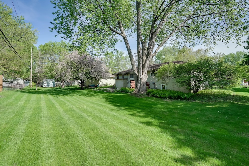 Cozy Minneapolis Home w/ Air Hockey, Near Downtown - Property Image 11
